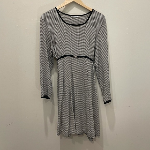 Host Pick 🌟 Dan Howard Checkered Maternity Dress - Picture 1 of 4